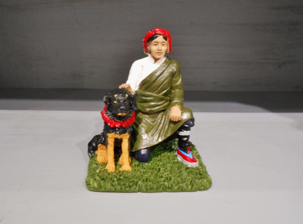 <p>Daniel Man With Dog Ornament&nbsp;</p>
