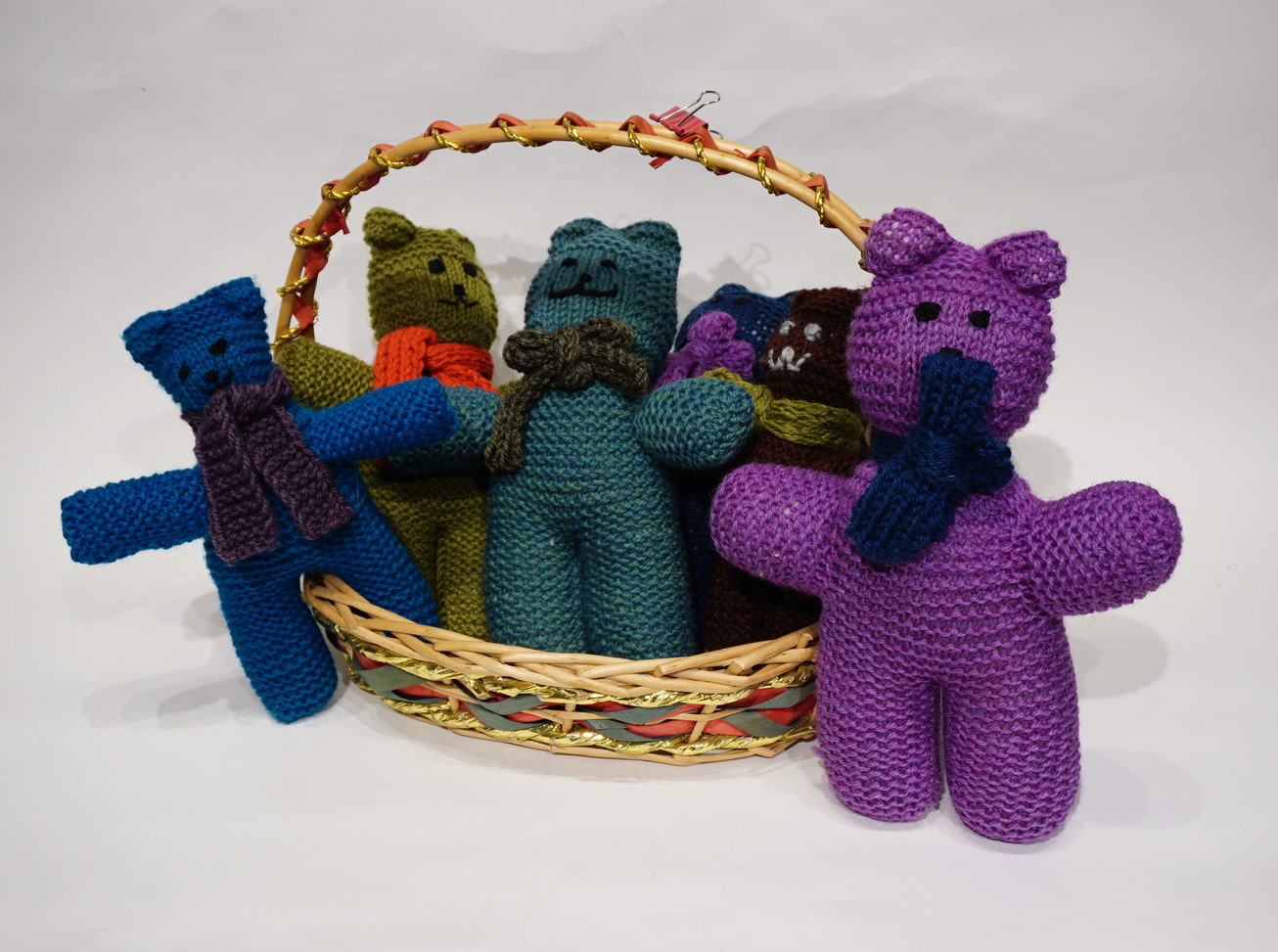 <p>Amdo Knitted Teddy Bears&nbsp;</p>