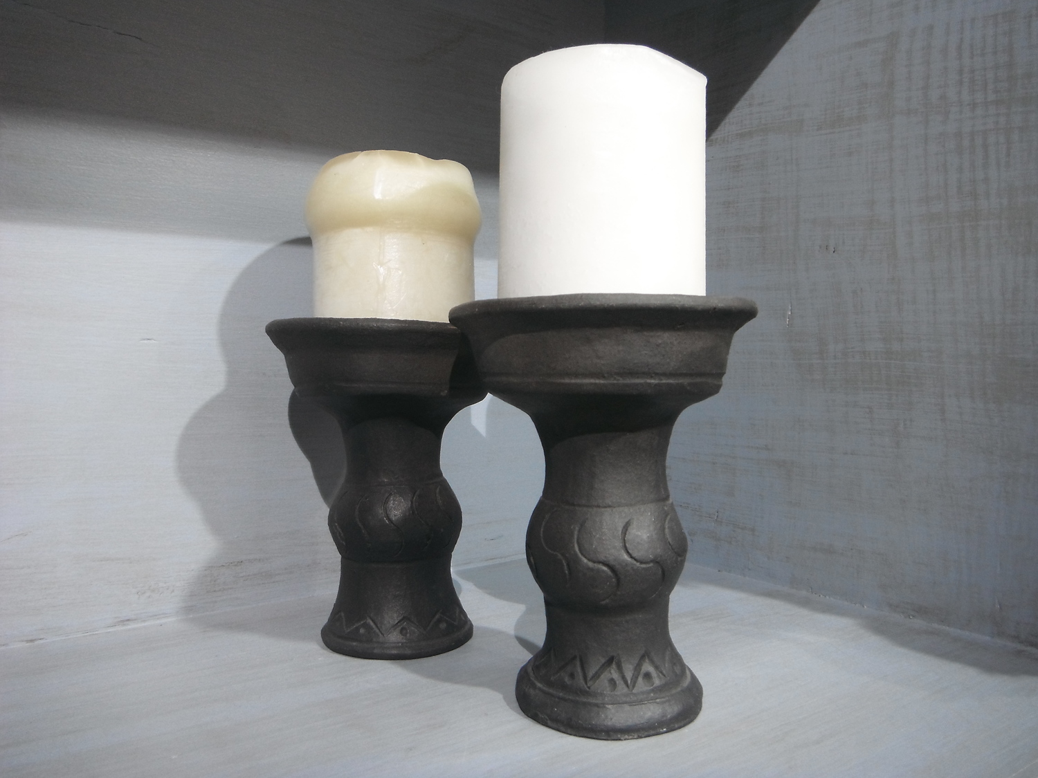 Nixi Black Pottery Candlestick&nbsp;