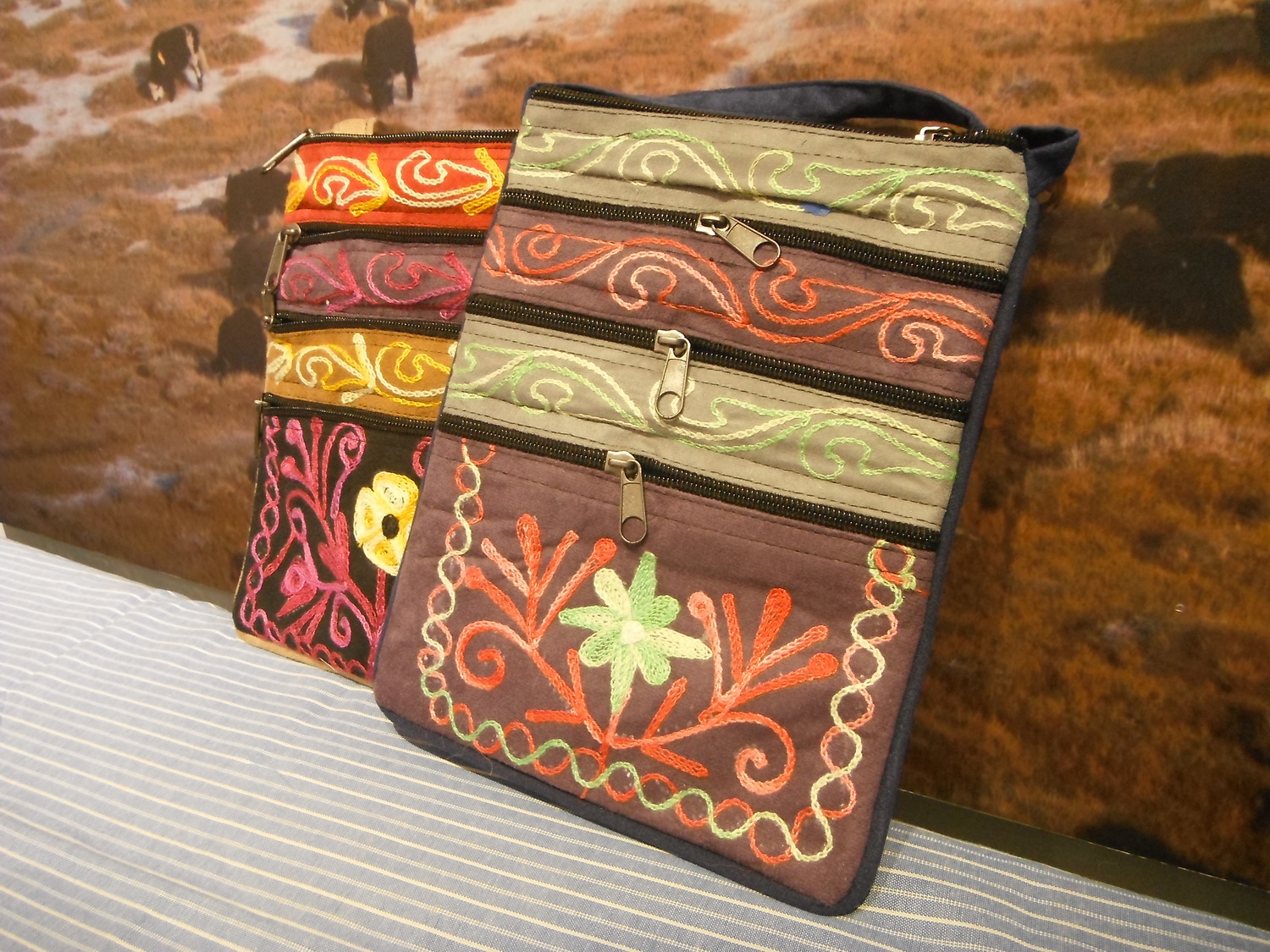 <p>Nepalese Embroidered Cotton Side Bags</p>
