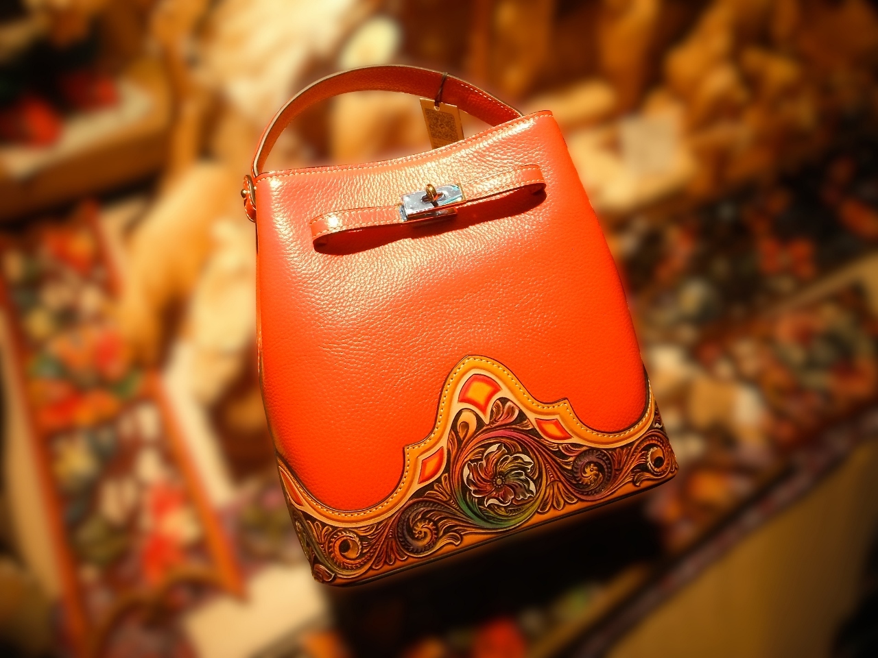 <p>Carved Leather Bag (Small)</p>
