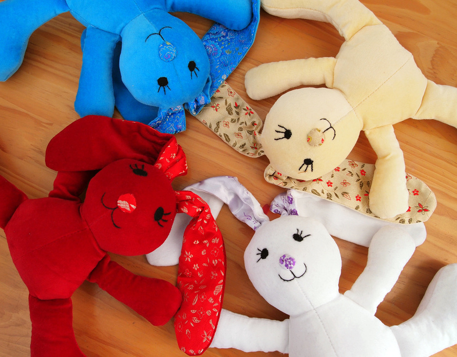 <p>Hearts &amp; Hands Bunny Rabbit Stuffed Toys&nbsp;&nbsp;</p>