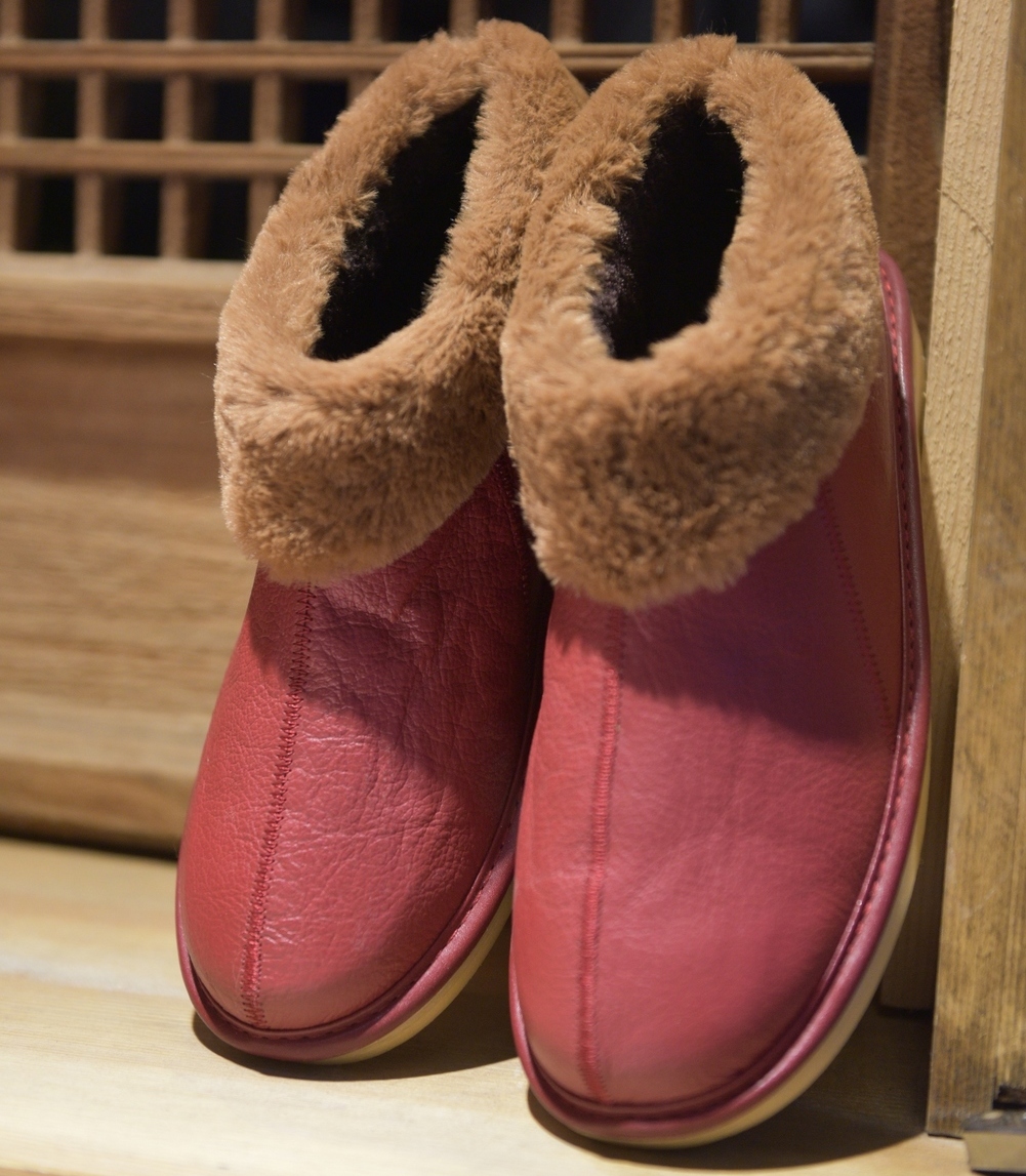 <p>Leather Slipper Shoes</p>